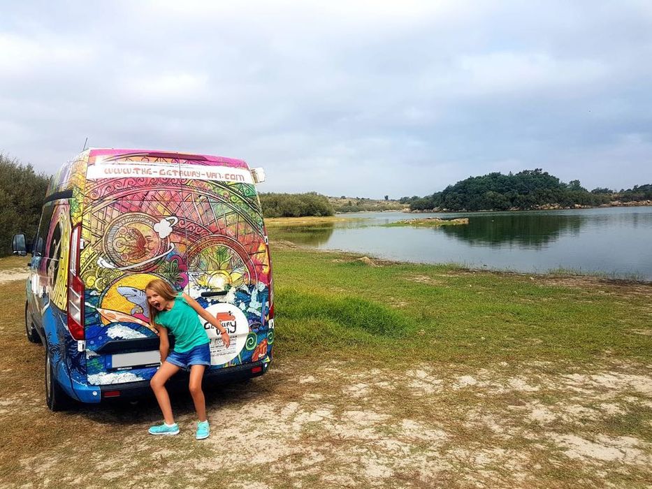 CAMPERVAN (autocaravana compacta)