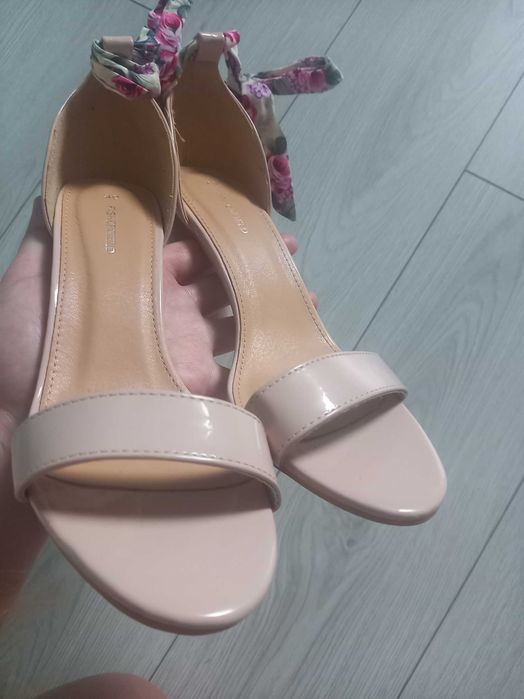Buty na obcasie słupek szpilki 40 sandały sandałki