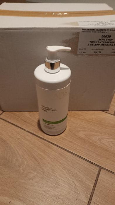Oczyszczający tonik antybakteryjny z zieloną herbatą Apis 500 ml cały karton 500 ml
