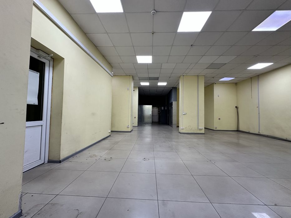 Оренда приміщення 112 м під все Ахматовой 35-А Фасад 2 входи Терміново