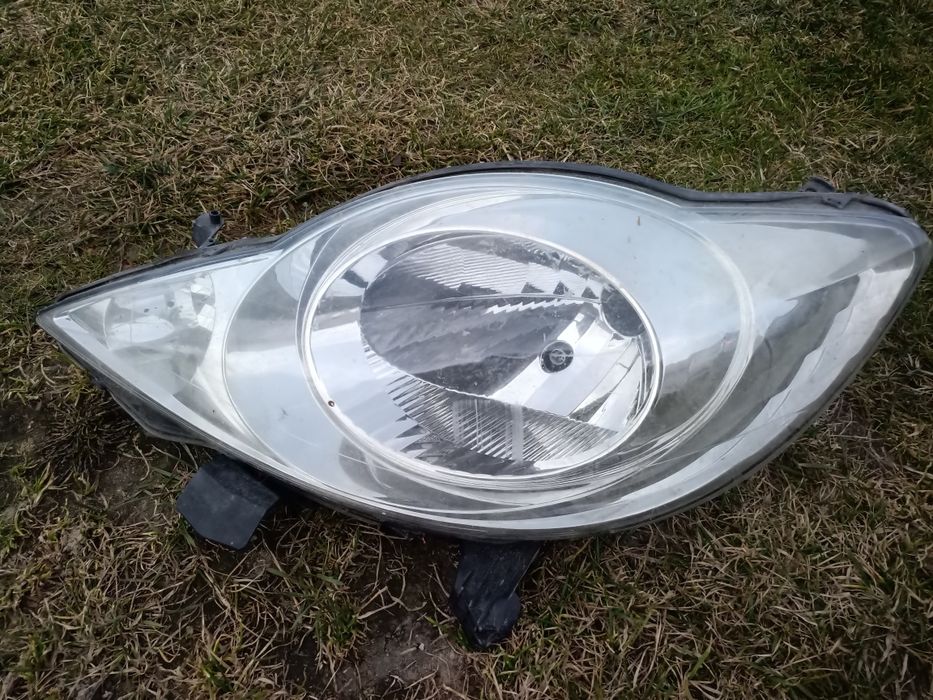 Za darmo lewy reflektor peugeot 107 z 2010r