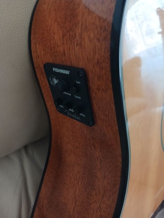 Guitarra eletro acústica Fender