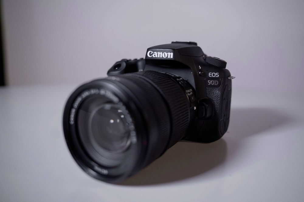 CANON 90D - Câmara Fotográfica e de Filmar