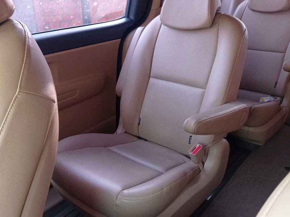 Kia Carnival 2018 сімейний автомобіль