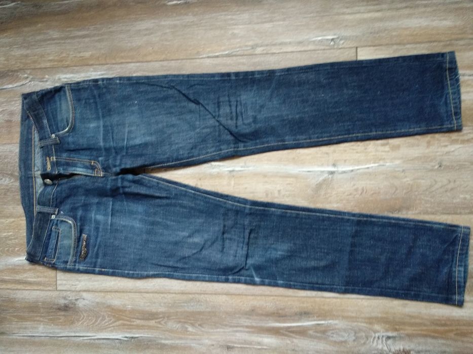 Продам джинсы Dsquared