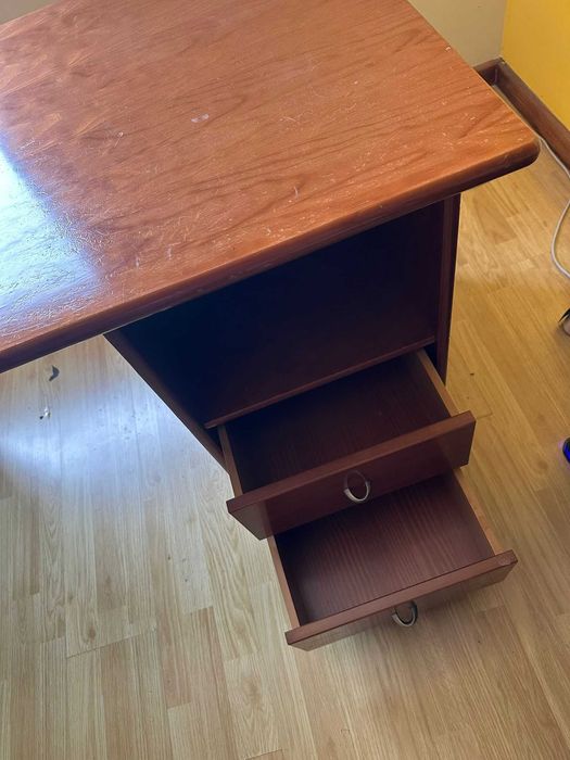 Secretária em Madeira Pinho Mel, com 2 gavetas