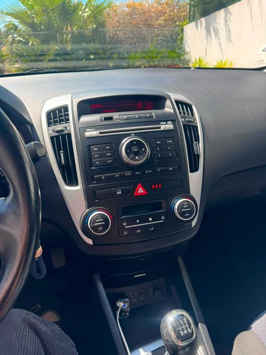 Carro KIA Ceed 1.6