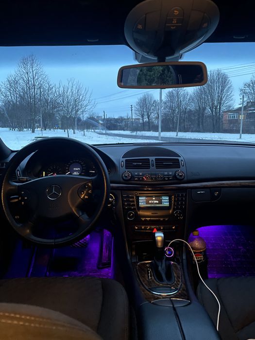 Продам статусний автомобіль Mercedec-Benz W211