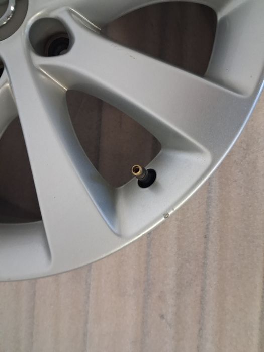 Felgi  Aluminiowe 4x Sztuki Opel Meriva 17 7x17 ET35 Oryginał