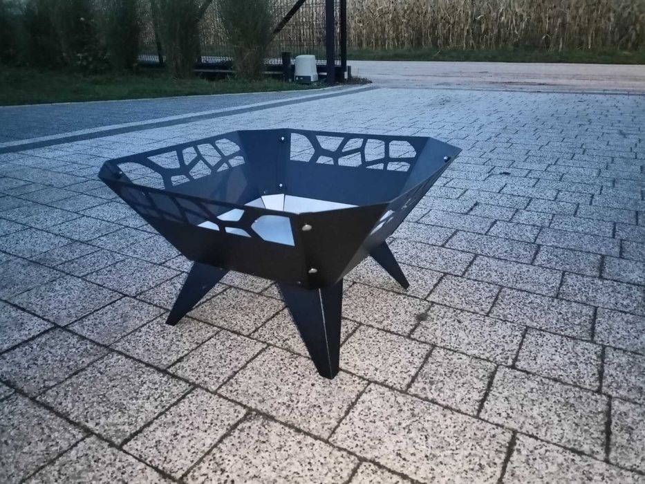 Palenisko do użytku na zewnątrz ze stali powlekanej