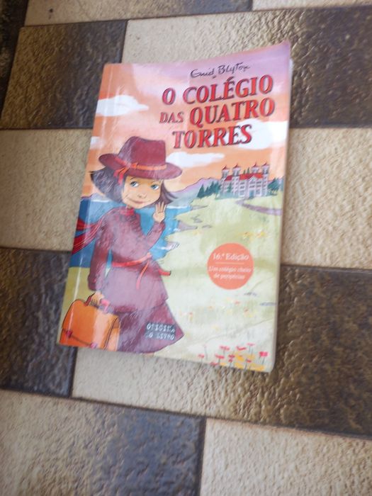 O colégio Das Quatro Torres