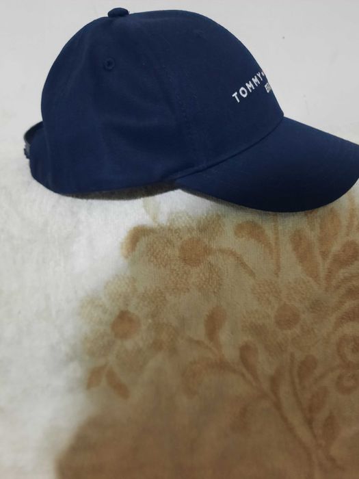 Sprzedam czapke Tommy Hilfiger nowa,okazja.