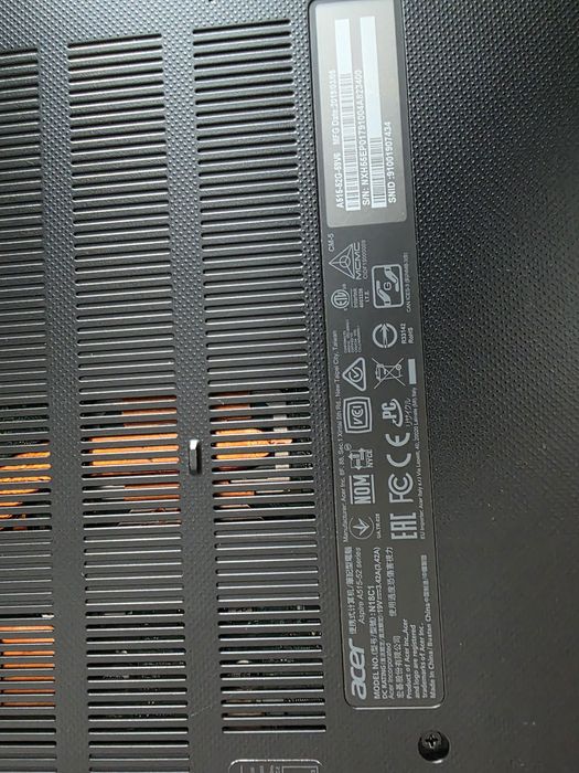 Sprzedaję laptop Acer A515-52G