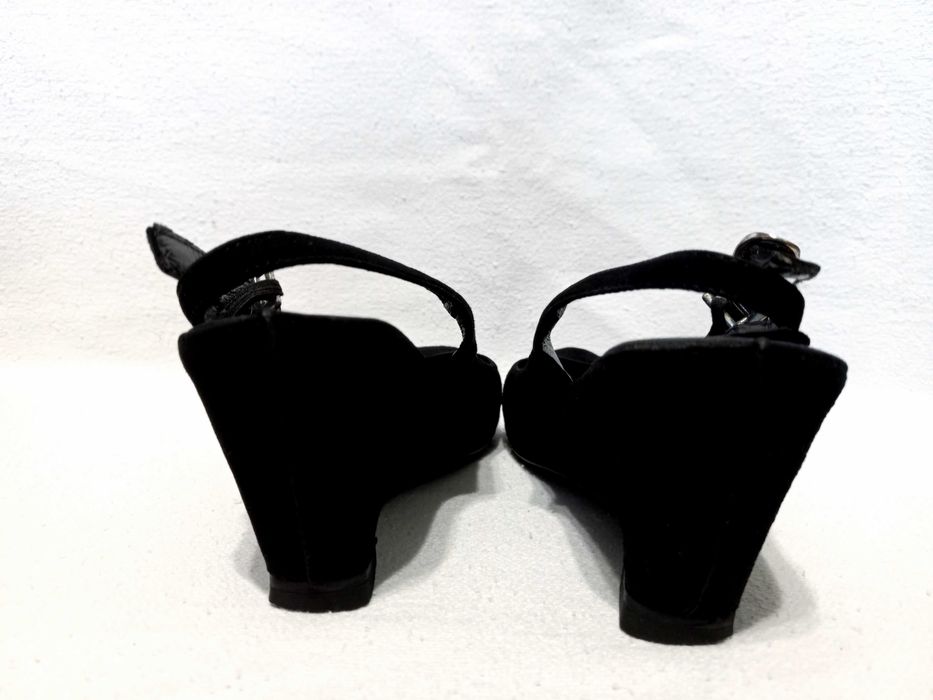 Сандали с закрытым носком