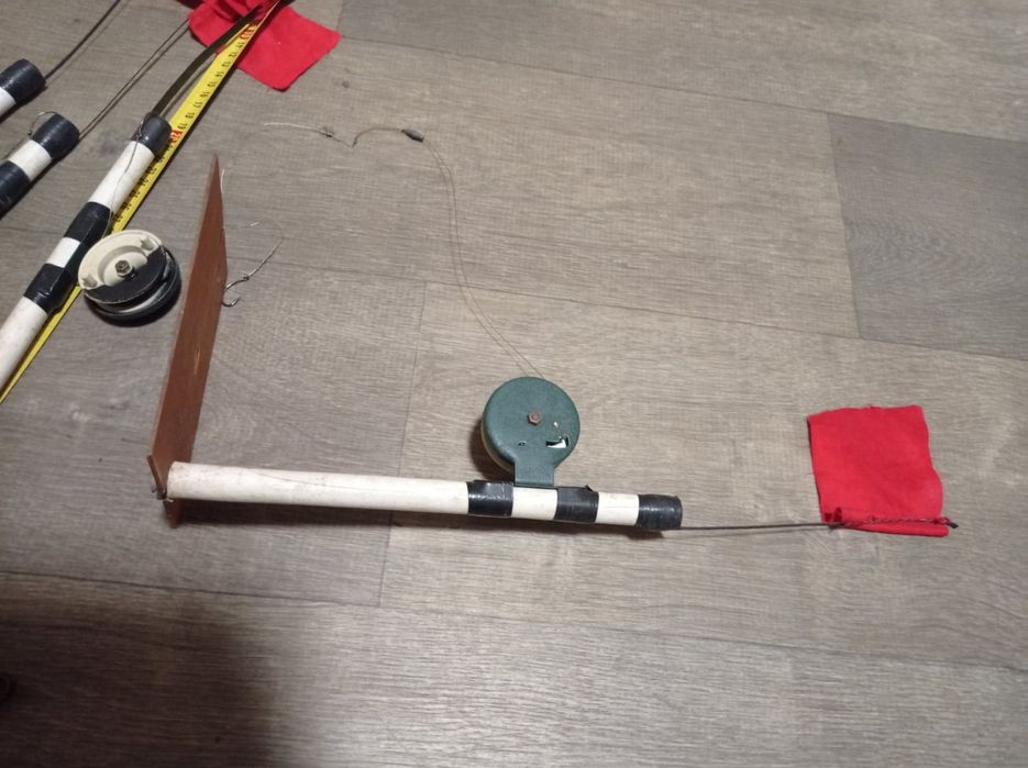 Жерлиці оснащені ящик  багор удочка