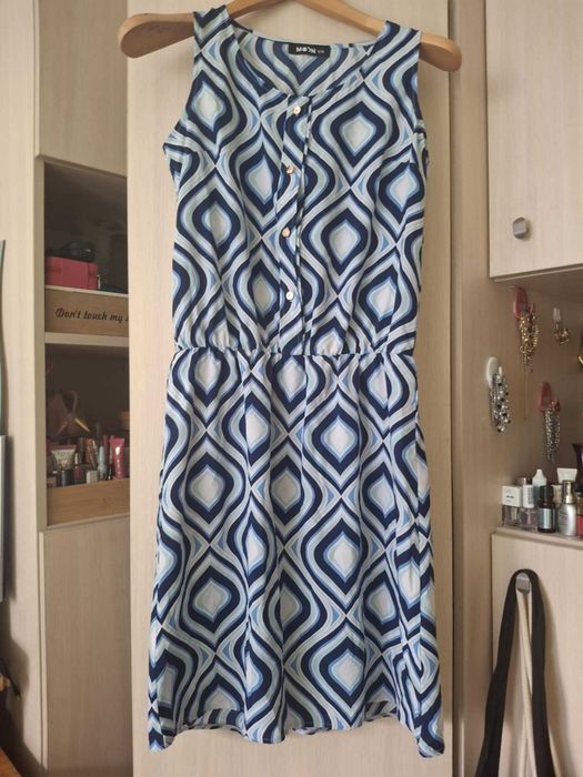 Letnia sukienka, długość midi. Rozm. S/M