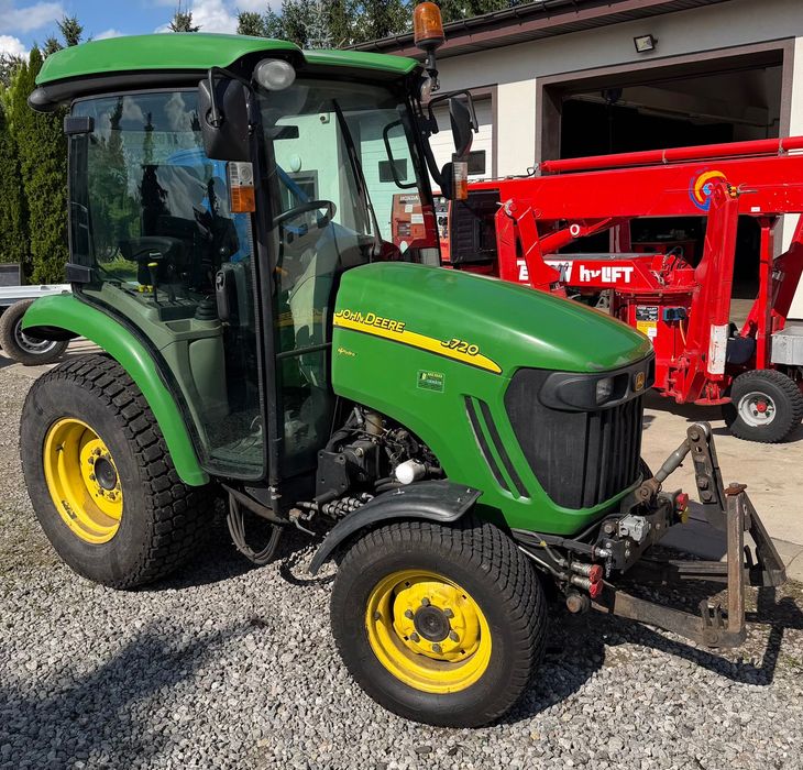 Ciągnik John deere 3720 przedni tuz i wom salon jak Kubota stw 40
