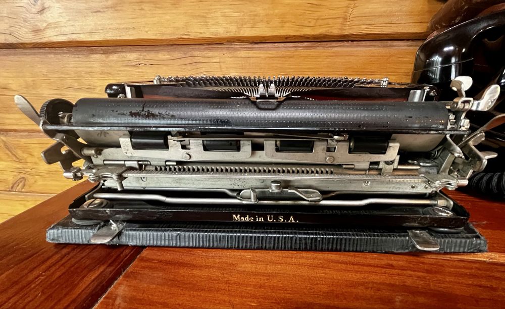 Antiga maquina de escrever Remingon Portable 1923