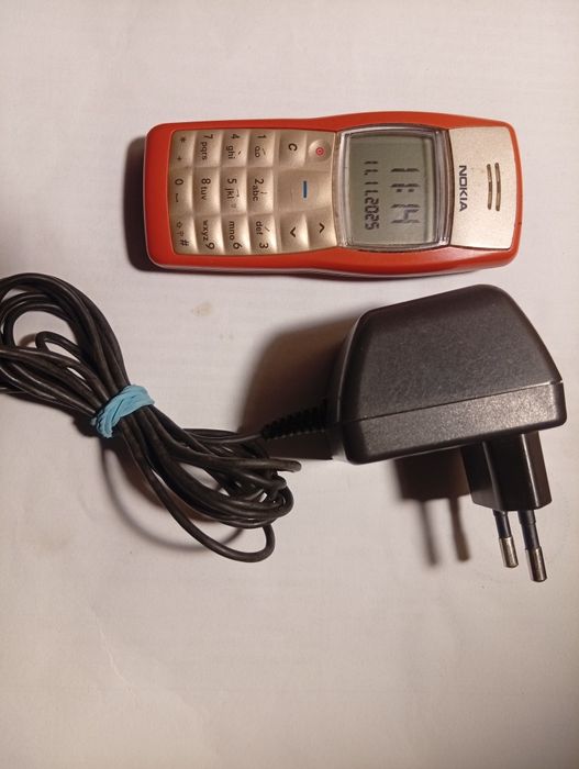 Телефон Nokia 1100
