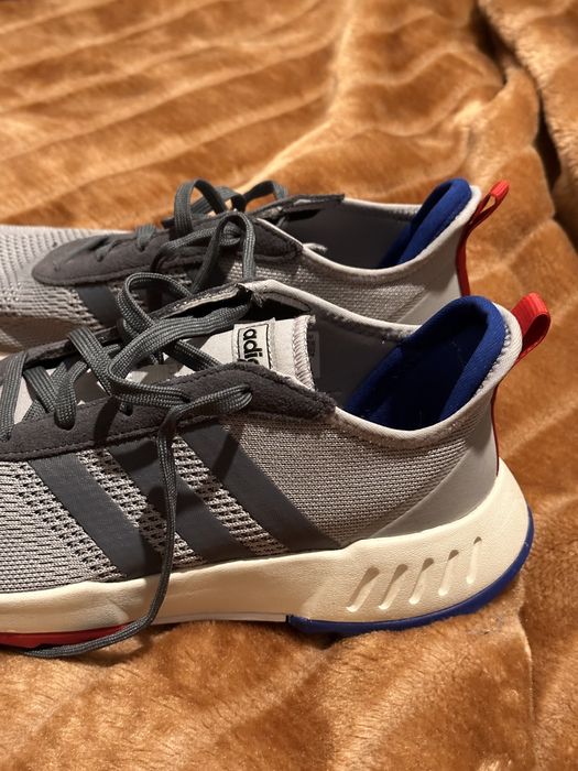 Sapatilhas Adidas - Tam 42.2/3