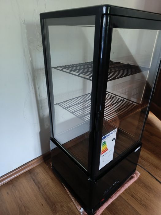 Witryna chłodnicza 78 L