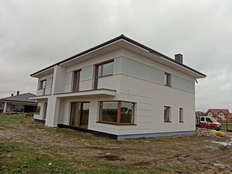 Praca przy elewacji