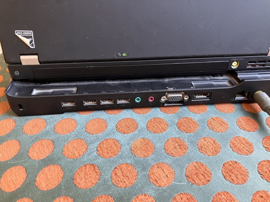 Lenovo x220 ze stacją dokującą