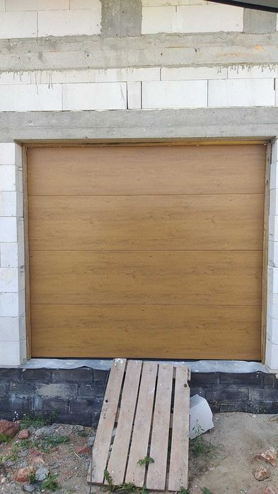 Brama garażowa,segmentowa