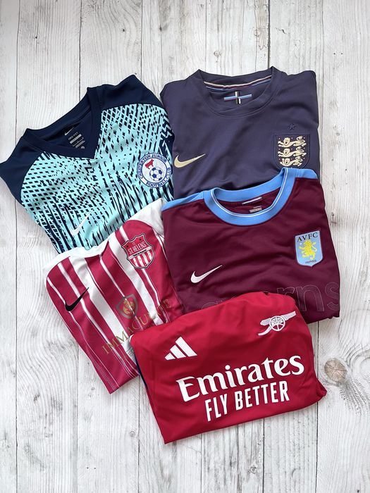 Футболка adidas Arsenal Nike St. Helens Nike x Aston Villa Nike England Nike Dri-FIT × Chesterton Junior джерсі спорт вінтаж мерч
