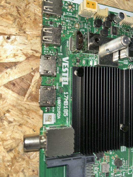 Placa principal Vestel 17MB185
