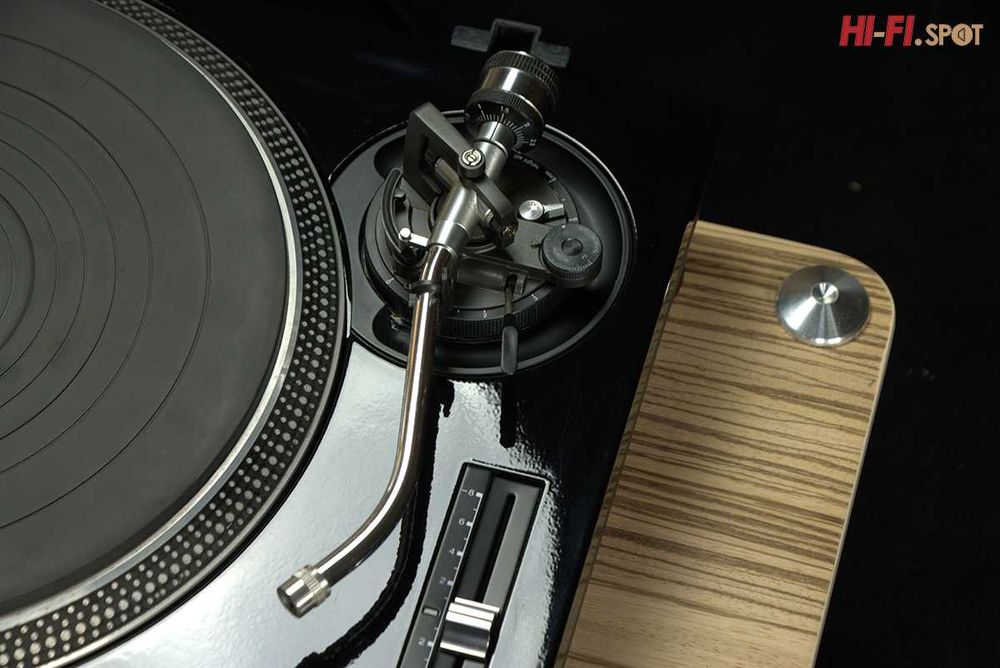 Technics SL1210 MK2 (custom black piano)