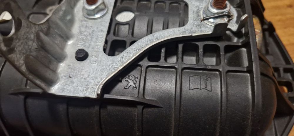Подушка безпеки в торпеду PEUGEОT 308 (т9) 13-21