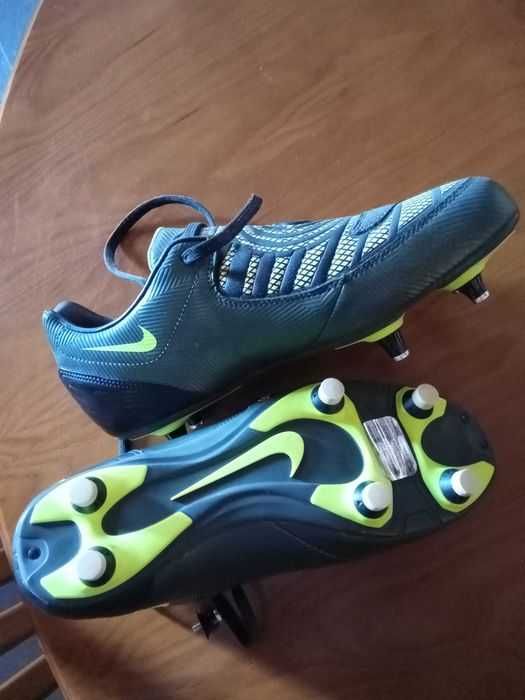 Chuteiras Nike Total 90