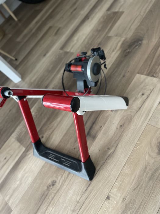 Trenażer ELITE NOVO FORCE 8 stopni oporu + zacisk