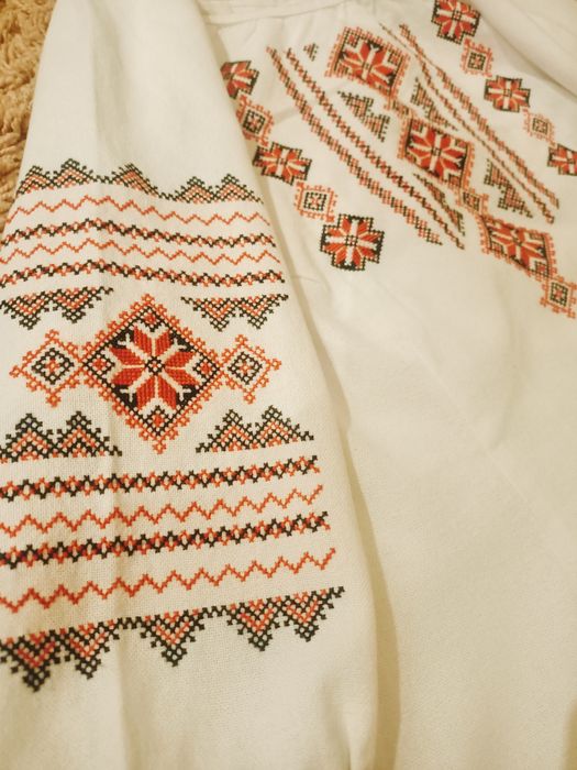 Продам вишиту сукню