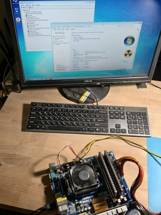 Материнська плата ASRock N68C-S UCC (Sokket AM2 / AM2+ / AM3) DDR2 / DDR3