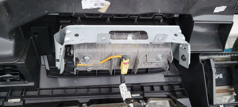 kokpit deska airbag pasy sensor vw golf v jetta