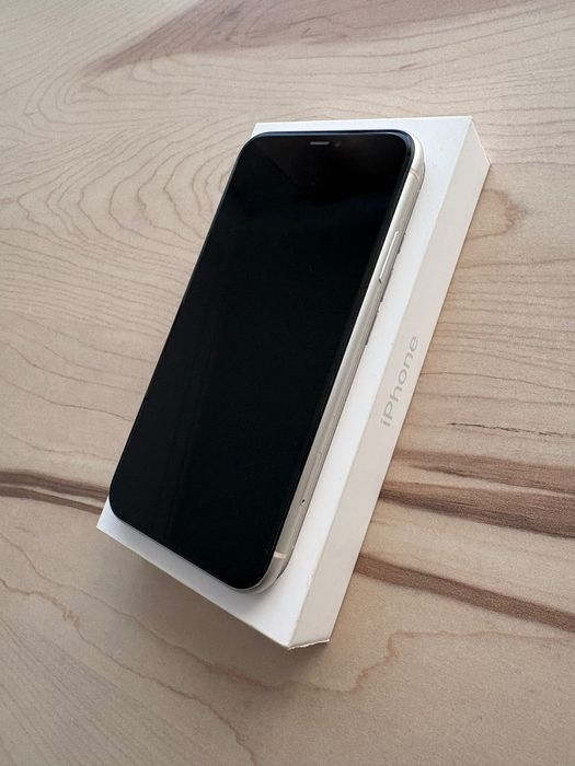 iPhone 11 64GB Branco