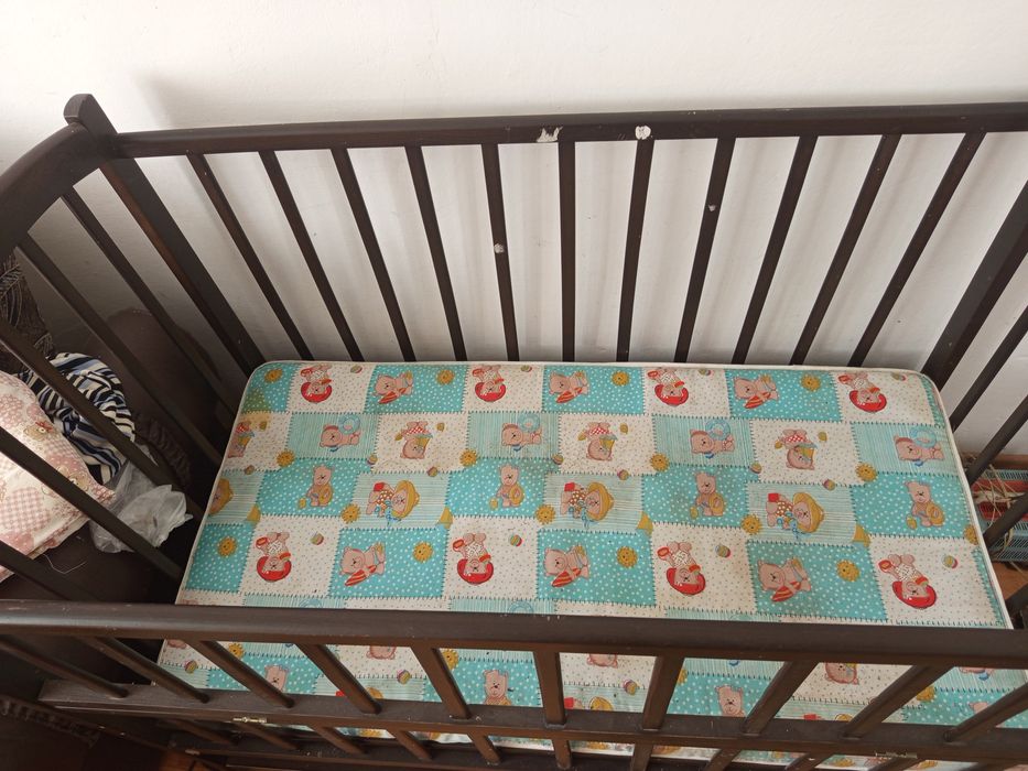 Дитяче ліжко гойдалка