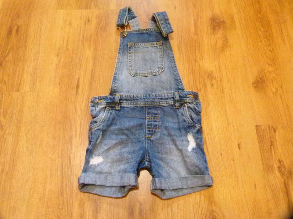 rozm 104 Nutmeg spodenki ogrodniczki jeans