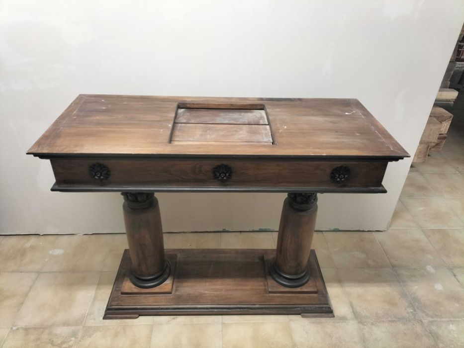 Altar (mesa de celebração) para capela ou igreja