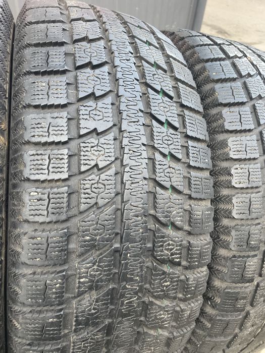 Гума зимова 265/65/17 Toyo Observer JSI-5