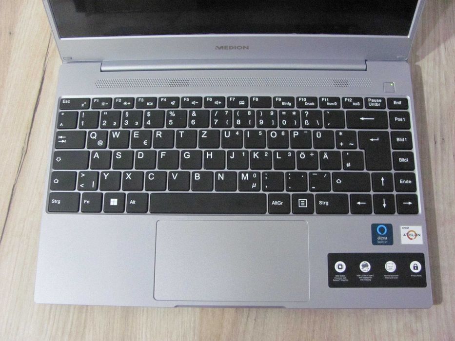 Laptop Medion E14308 AMD 3020e 4/128SSD AMD Radeon Full HD