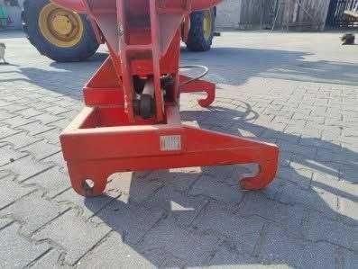 Chwytak do bel sianokiszonki JCB