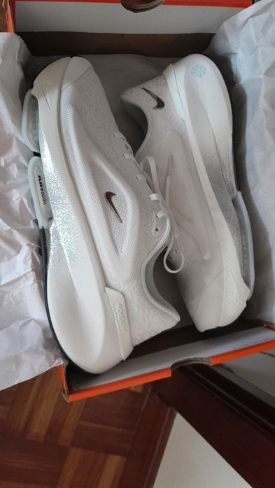 Nike Versair Premium