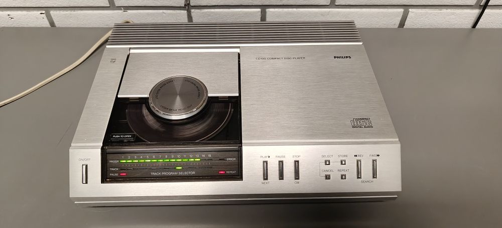 Audiofilski odtwarzacz CD PHILIPS CD-100. Analog 2xTDA 1540