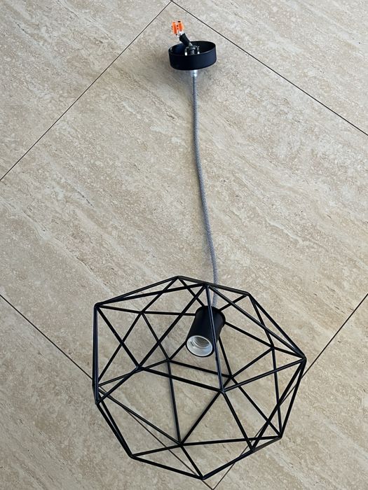 Lampa pokojowa w stylu industrialnym, czarna, hexagon