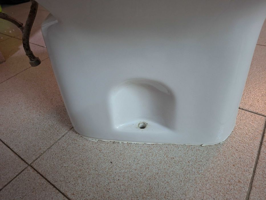 Bidé usado com torneira
