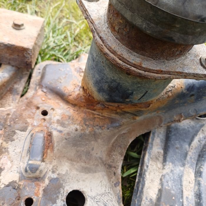 Volkswagen Golf 3 підрамник балка