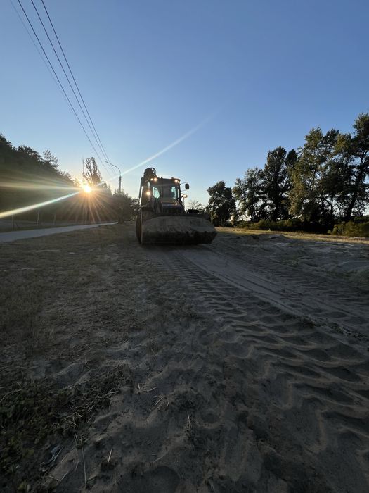 Надаємо послуги екскаватора погрущика